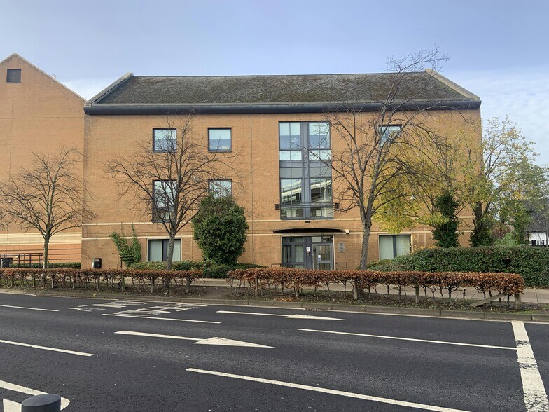 5 Leechlee Rd, Hamilton for lease - Building Photo - Image 1 of 12