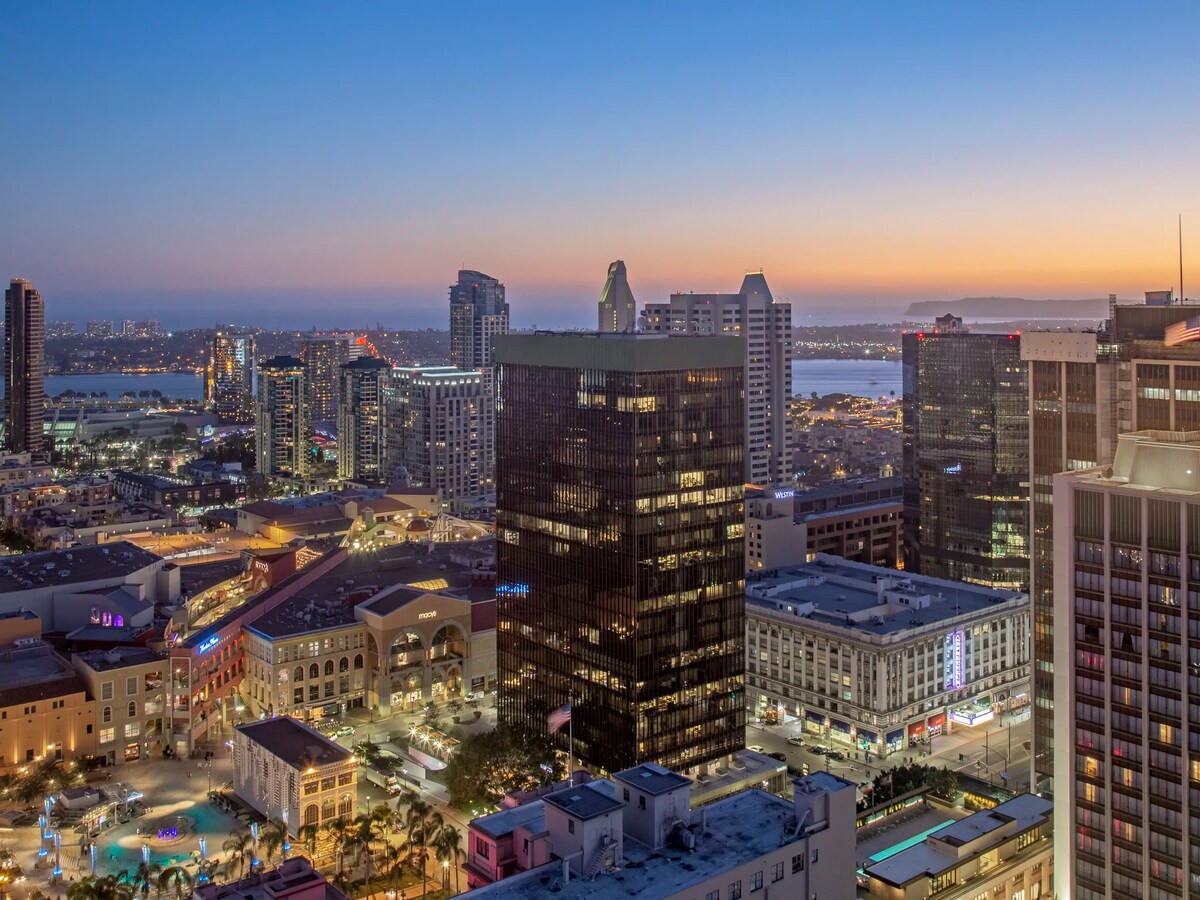 225 Broadway, San Diego, CA 92101 225 Broadway