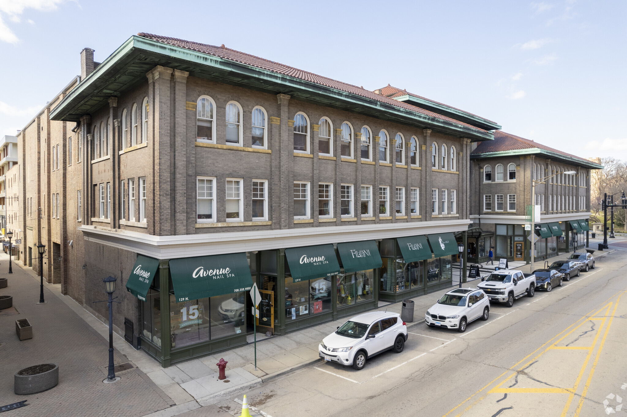 137 N Oak Park Ave, Oak Park, IL for lease Building Photo- Image 1 of 7