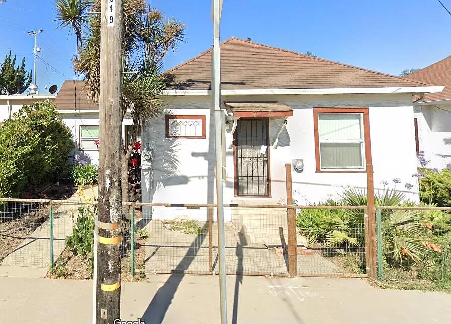 Multi-Unit Residential Opportunity portfolio of 2 properties for sale on LoopNet.com Primary Photo- Image 1 of 3