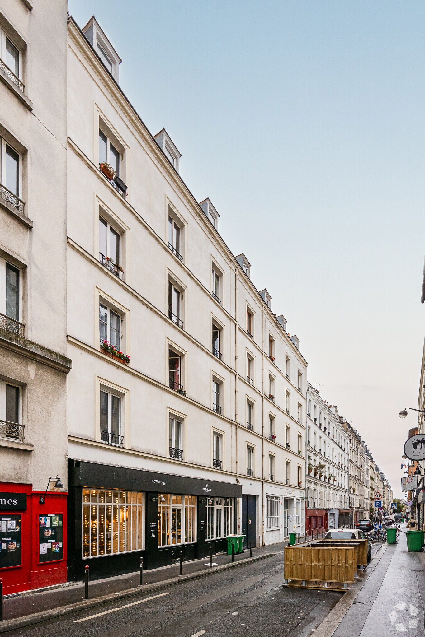 30 Rue Des Trois Bornes, Paris for lease Primary Photo- Image 1 of 3