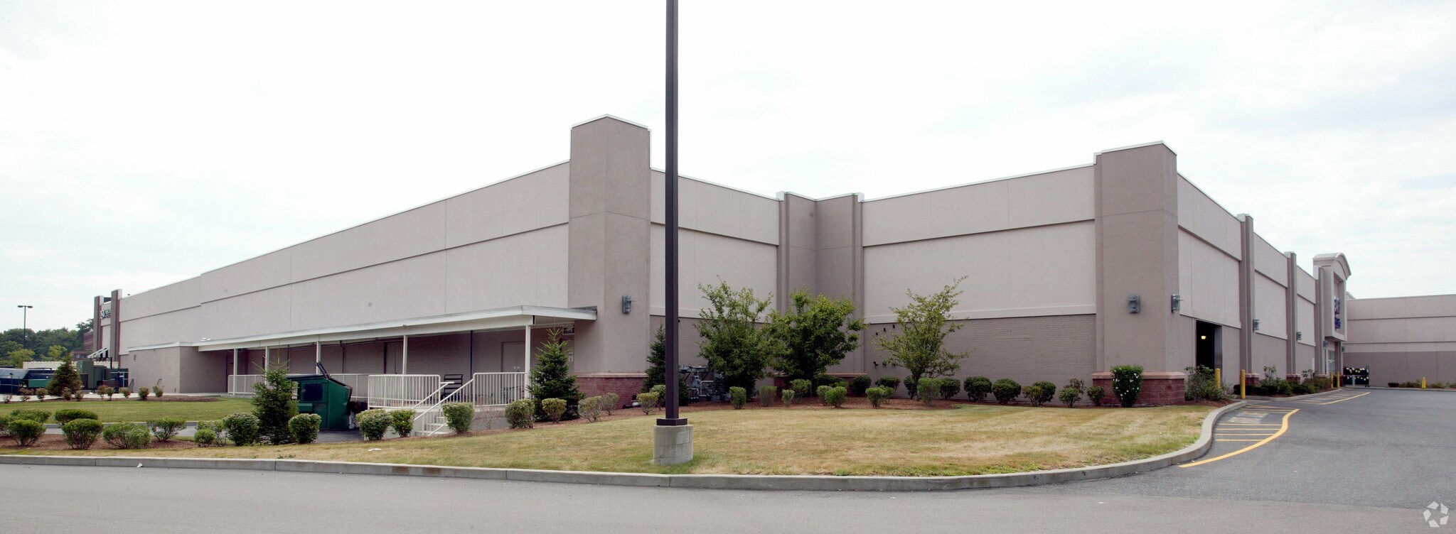 300 Providence Hwy, Dedham, MA 02026 Dedham Mall