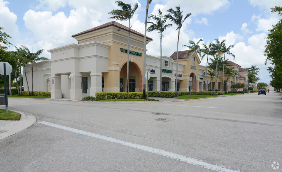 8831-8899 Hypoluxo Rd, Boynton Beach, FL for lease - Primary Photo - Image 1 of 5