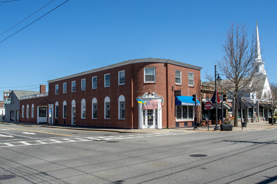 334 Main St, Hyannis, MA for lease - Primary Photo - Image 1 of 19