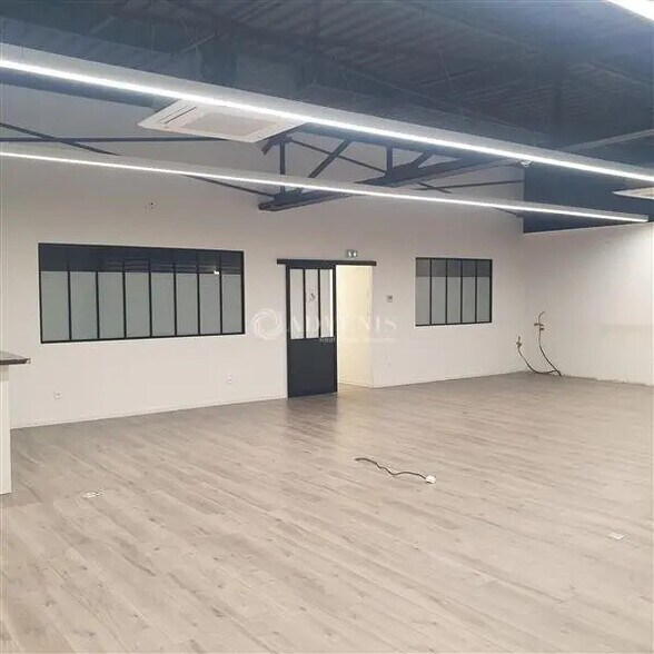 Retail in Vandoeuvre-les-Nancy for lease - Interior Photo - Image 3 of 6