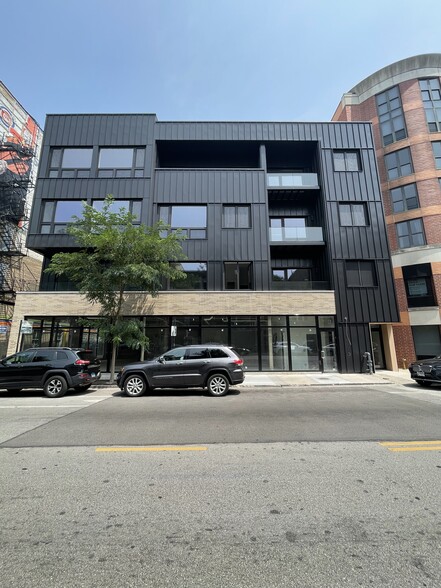 2317 N Clark St, Chicago, IL for lease - Building Photo - Image 2 of 7