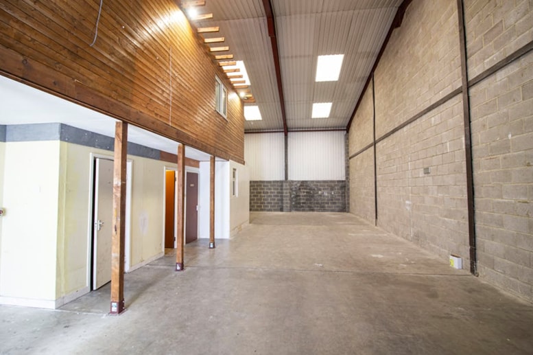 Victoria Rd, Feltham for lease - Interior Photo - Image 3 of 4