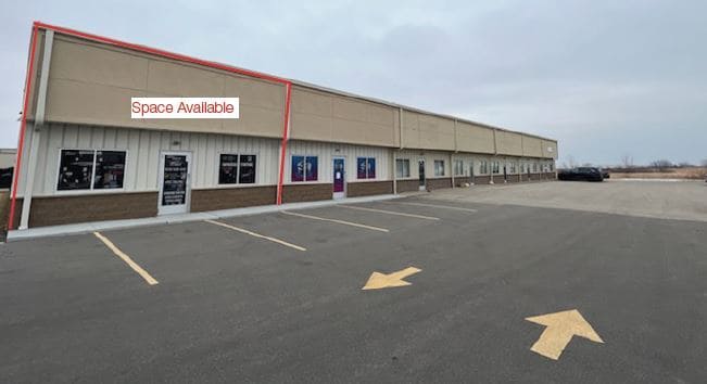 5530 W Neubert Rd, Appleton, WI for lease - Primary Photo - Image 1 of 4