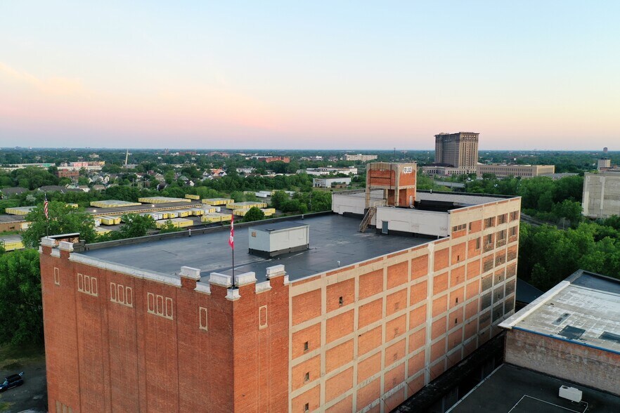 2030 Howard St, Detroit, MI for sale - Building Photo - Image 2 of 19