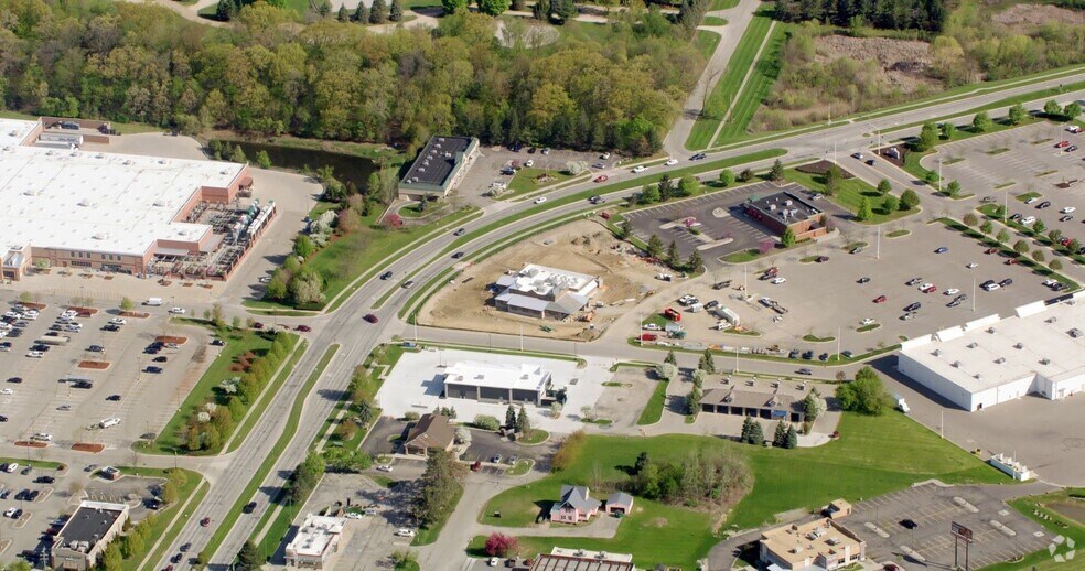 18055 Silver Pky, Fenton, MI 48430 Texas Roadhouse