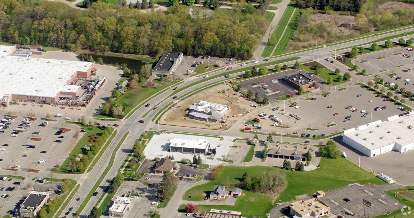 18055 Silver Pky, Fenton, MI 48430 Texas Roadhouse