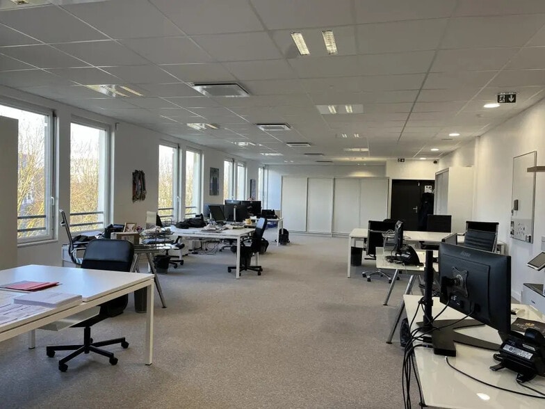 Boulevard Du Grand Fossé, Chessy for lease - Building Photo - Image 2 of 5