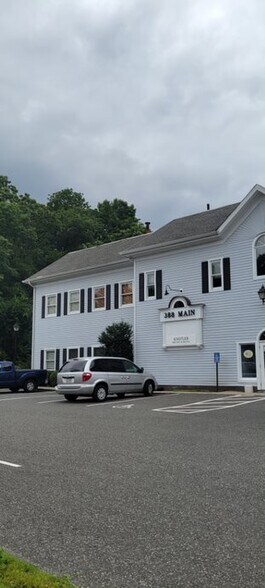 388 Main St, Monroe, CT for sale - Building Photo - Image 1 of 1