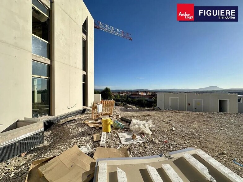 Office in Aix-en-Provence for lease - Building Photo - Image 3 of 11