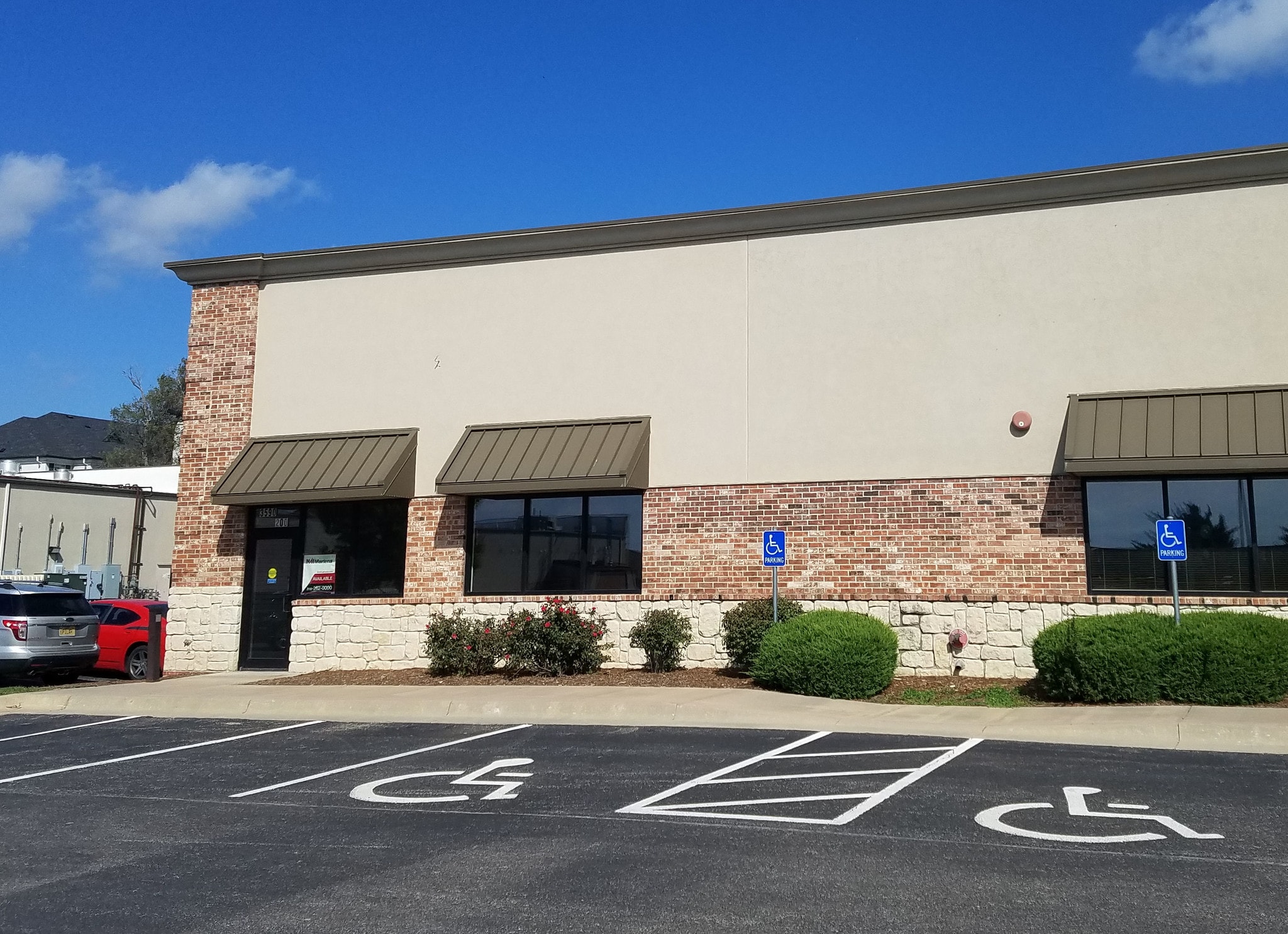 3590 N Woodlawn Blvd, Wichita, KS for sale Primary Photo- Image 1 of 5