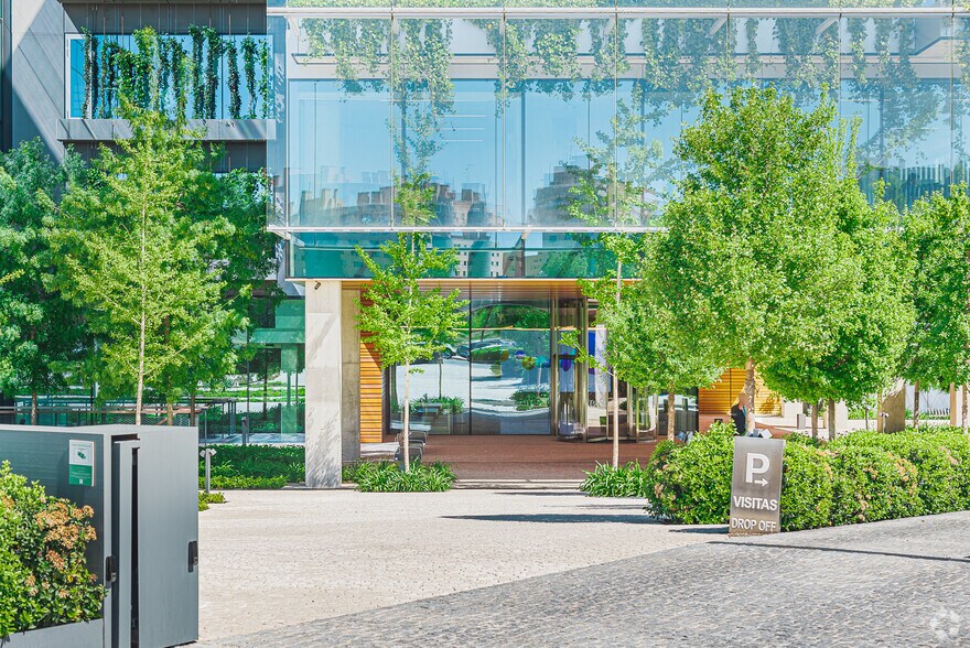 Calle de Quintanadueñas, 6, Madrid, Madrid for lease - Building Photo - Image 3 of 12