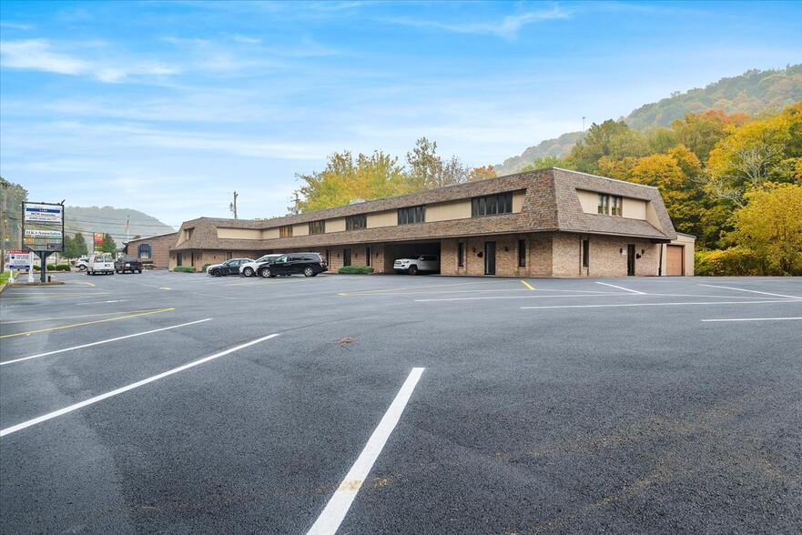 1180 Long Run Rd, White Oak, PA for sale - Building Photo - Image 3 of 26