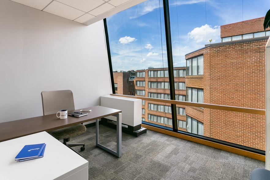 1101 30th St NW, Washington, DC for lease - Interior Photo - Image 3 of 11