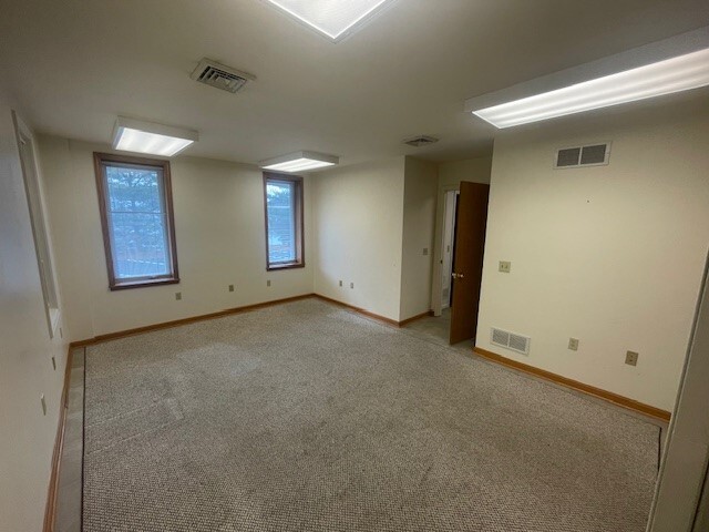 2422 Gehman Ln, Lancaster, PA for lease - Interior Photo - Image 2 of 14