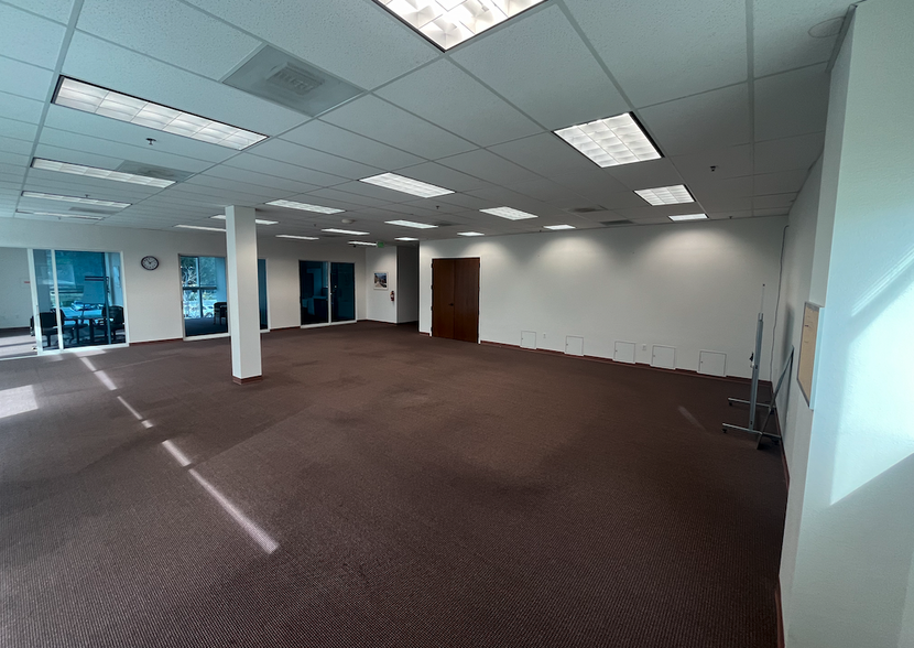 180 Westgate Dr, Watsonville, CA for lease - Interior Photo - Image 2 of 27