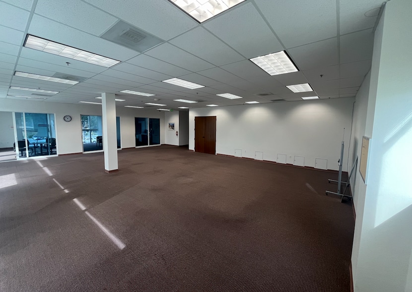180 Westgate Dr, Watsonville, CA for lease - Interior Photo - Image 3 of 13