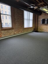 607 W Fulton St, Chicago, IL for lease Interior Photo- Image 2 of 3