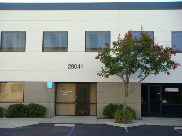 28041 Smyth Dr, Valencia, CA for lease - Building Photo - Image 2 of 32
