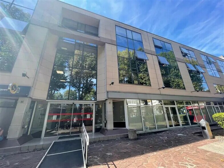 Office in Créteil for lease - Building Photo - Image 1 of 6