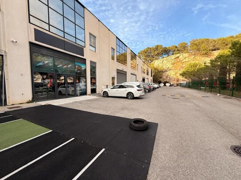 Industrial in Vallauris for lease - Building Photo - Image 2 of 7