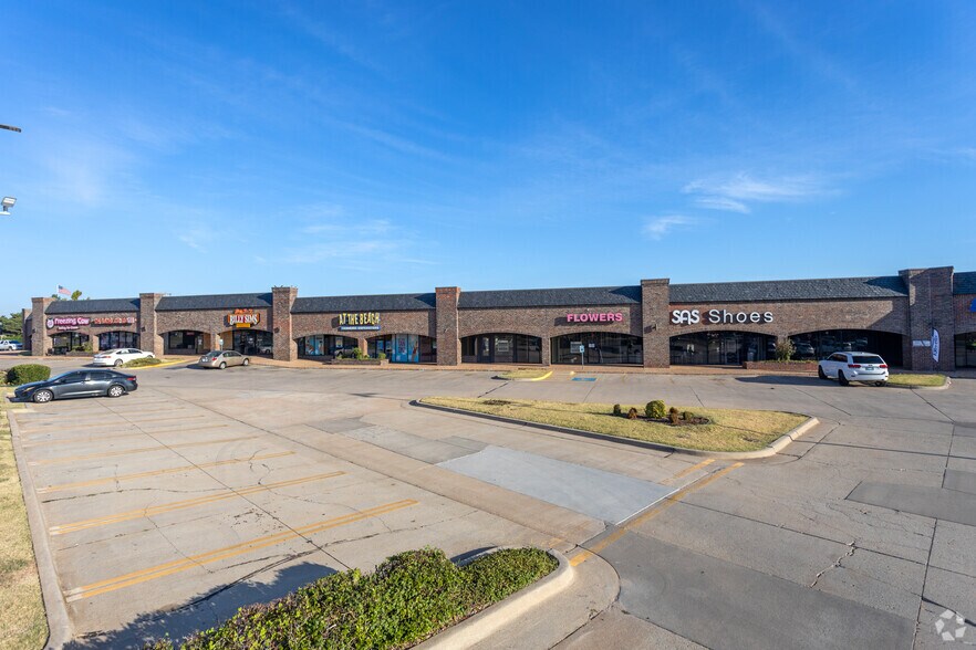 6401 NW Expressway, Oklahoma City, OK 73132 Courtyard Plaza