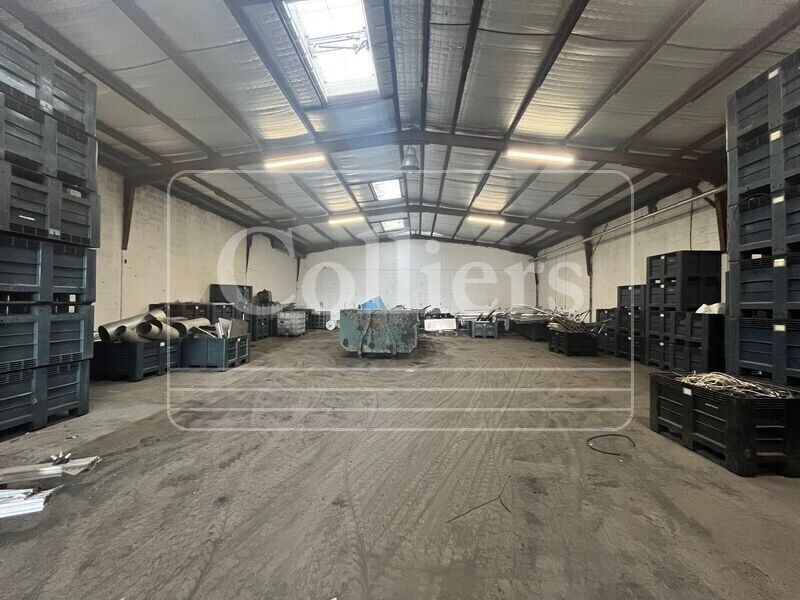 Industrial in Vitrolles for lease Interior Photo- Image 1 of 9
