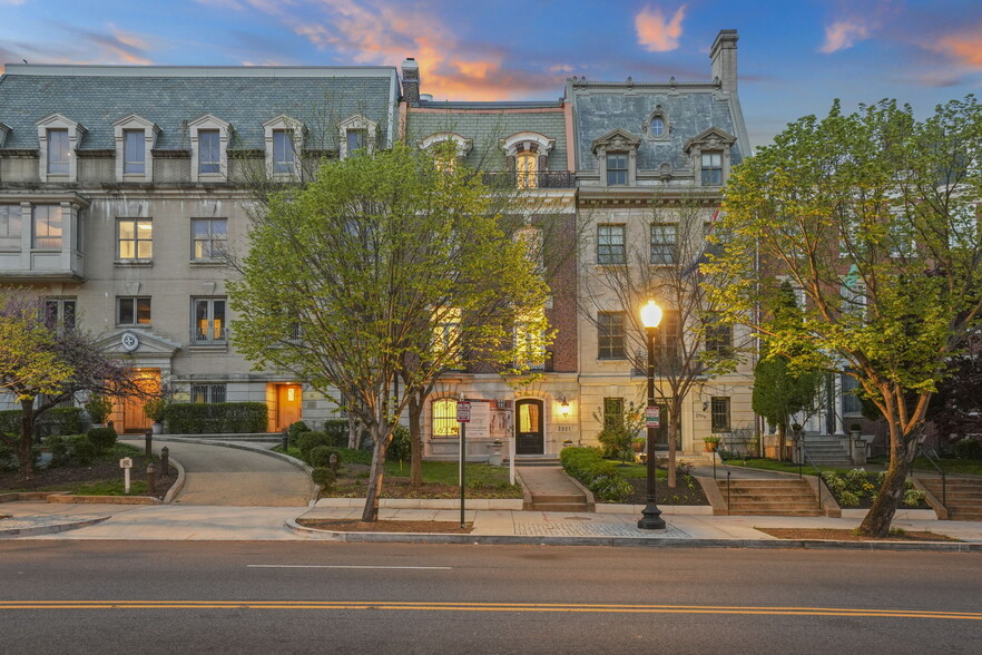 2211 Massachusetts Ave NW, Washington, DC for sale - Building Photo - Image 1 of 37