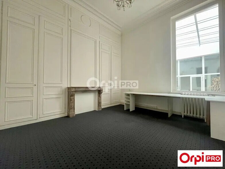 Office in Lille for sale - Interior Photo - Image 1 of 8