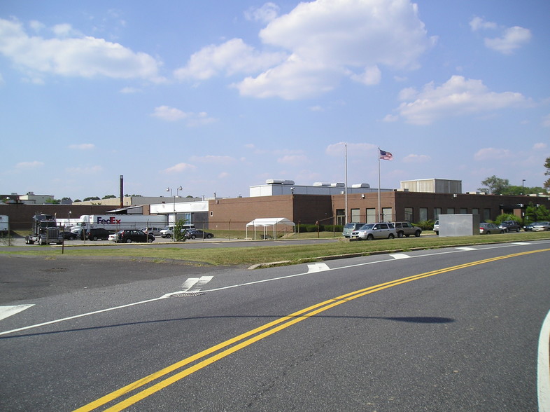 11600 Caroline Rd, Philadelphia, PA for lease - Building Photo - Image 3 of 6