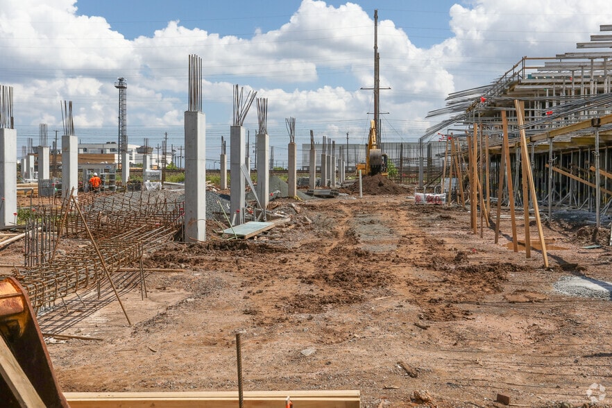 1001 W Elizabeth Ave, Linden, NJ for lease - Building Photo - Image 2 of 6