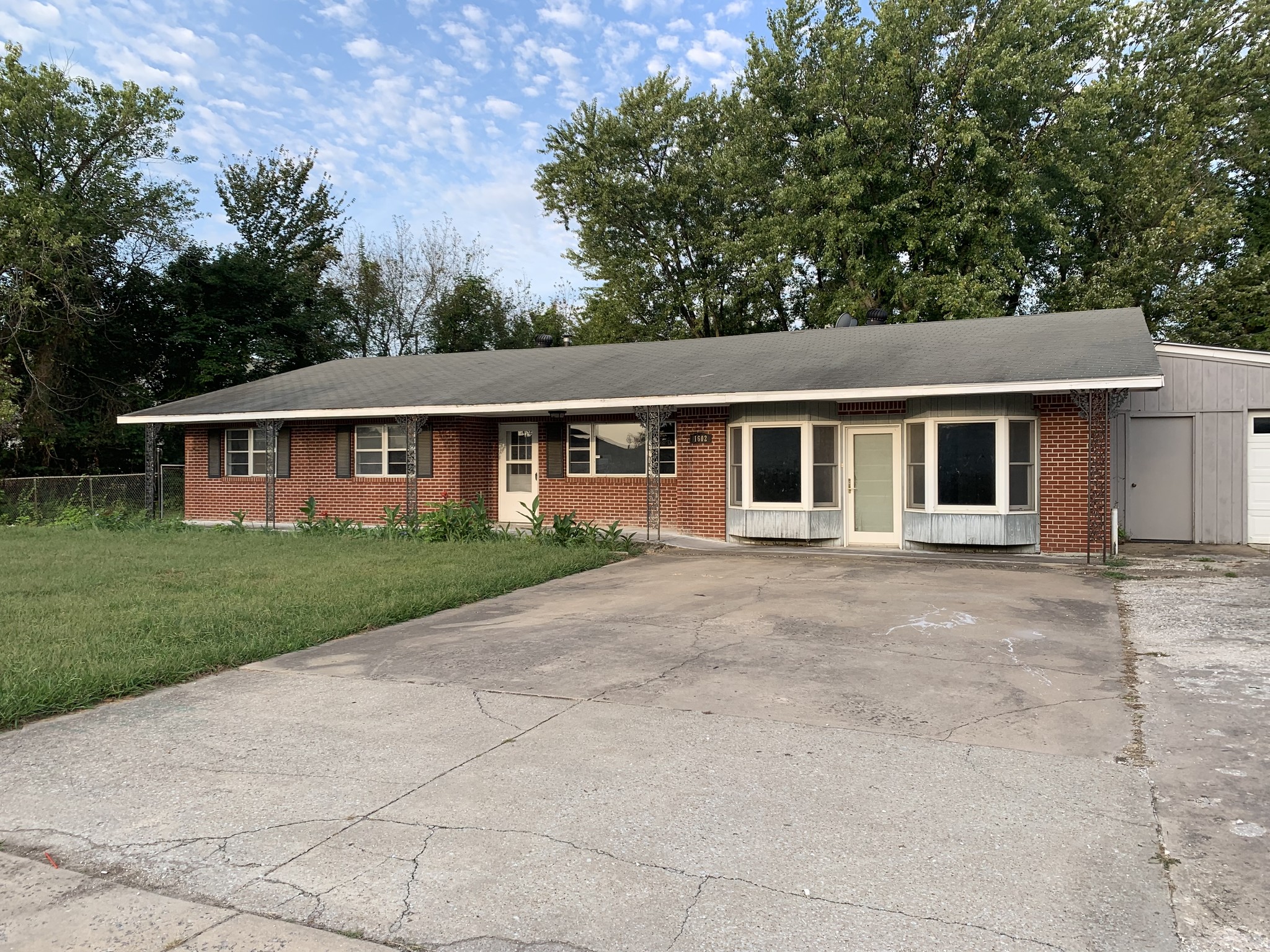 1602 SE J St, Bentonville, AR for sale Building Photo- Image 1 of 1