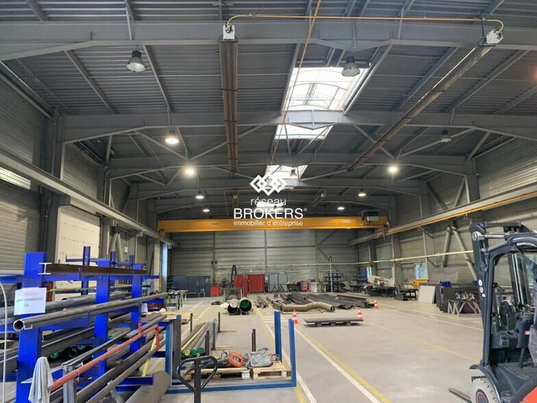 Flex in Champ-sur-Drac for lease - Interior Photo - Image 1 of 4