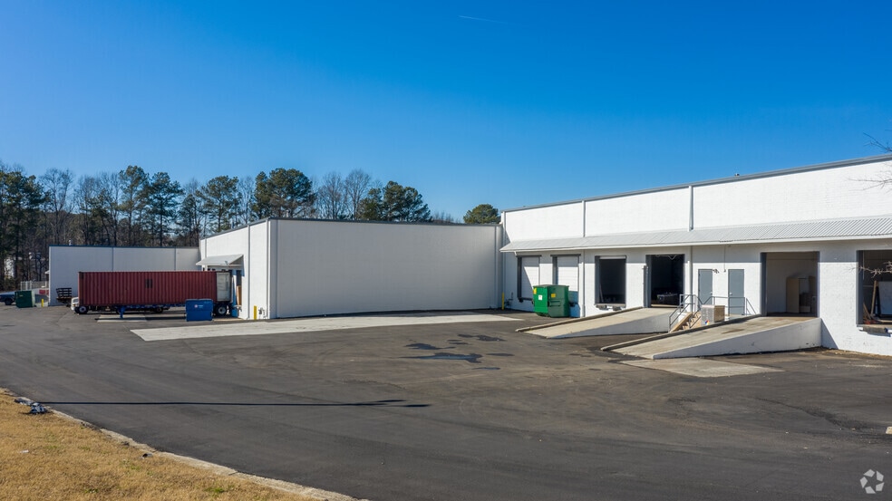 6552-6572 Interstate 85 Ct, Norcross, GA for lease - Building Photo - Image 3 of 7