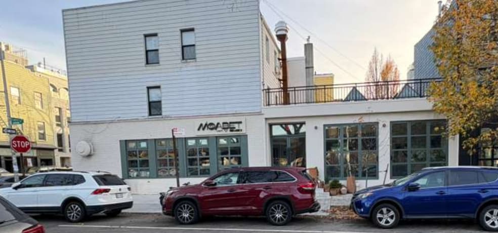 639 Lorimer St, Brooklyn, NY for lease - Building Photo - Image 1 of 1