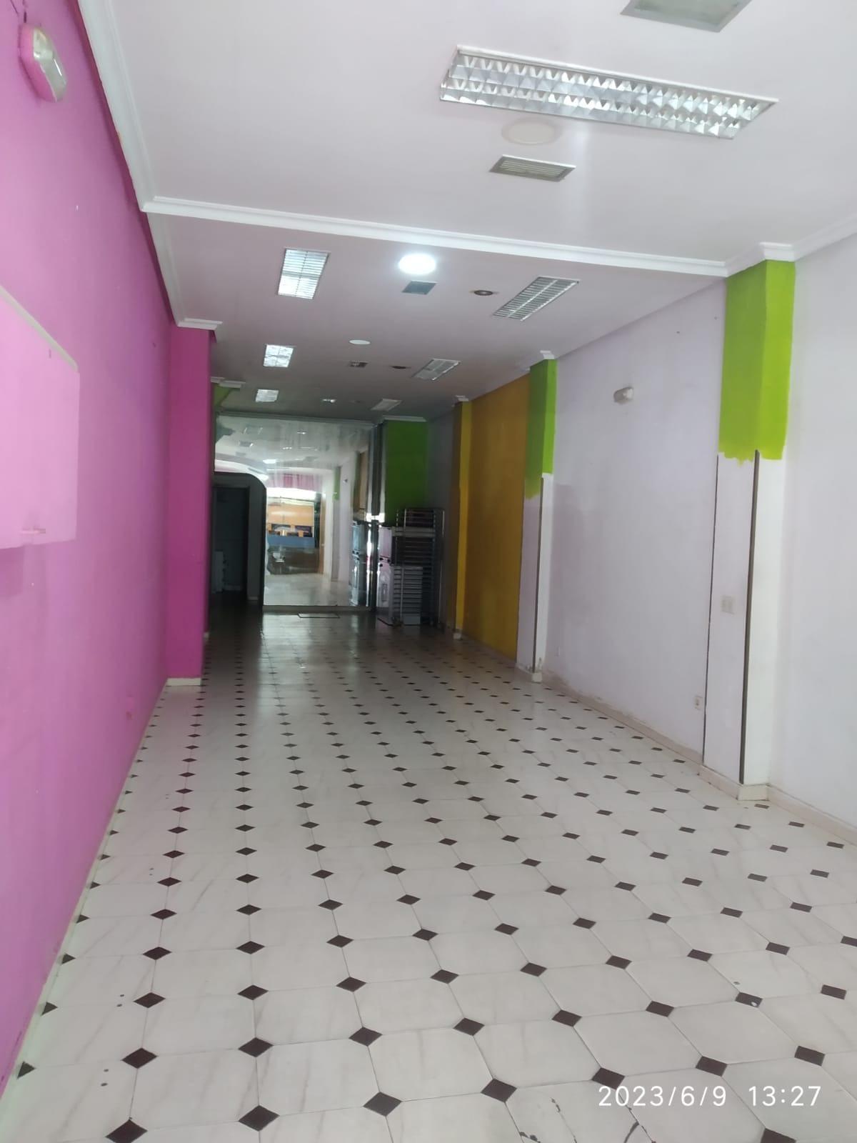 Retail in Cáceres for sale Building Photo- Image 1 of 15