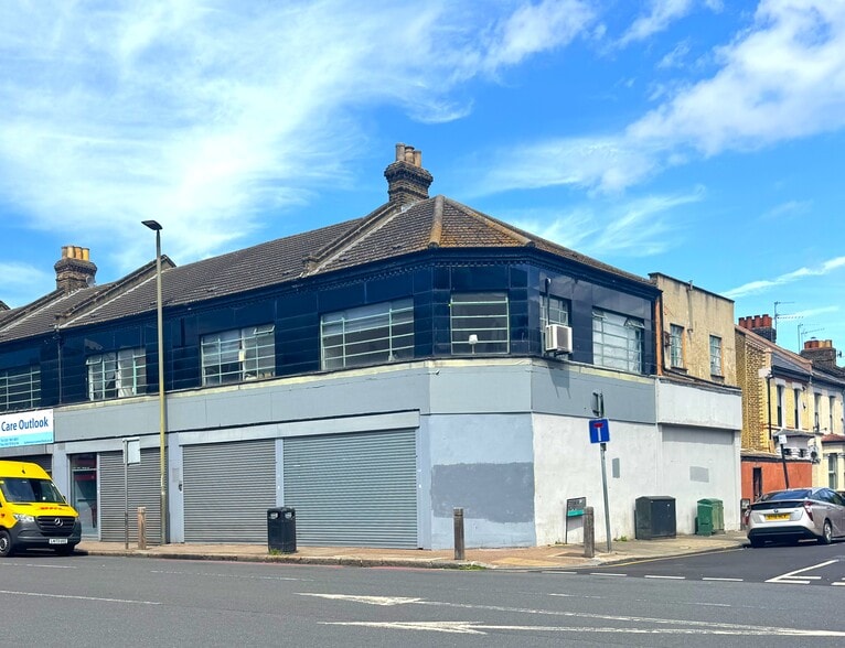 23-27 Falcon Road, London for lease - Building Photo - Image 2 of 2