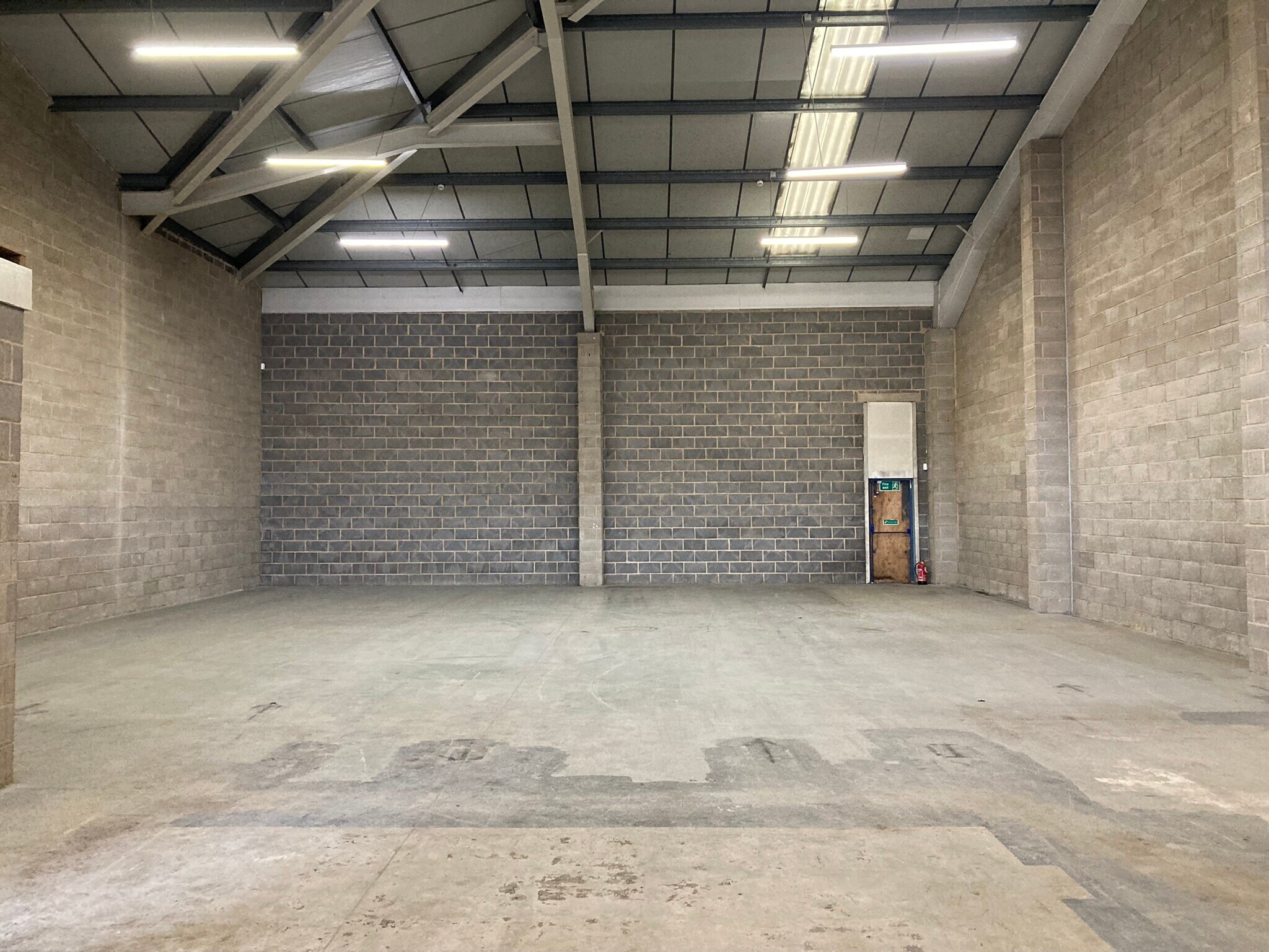 Cutler Heights Ln, Bradford for sale Interior Photo- Image 1 of 1