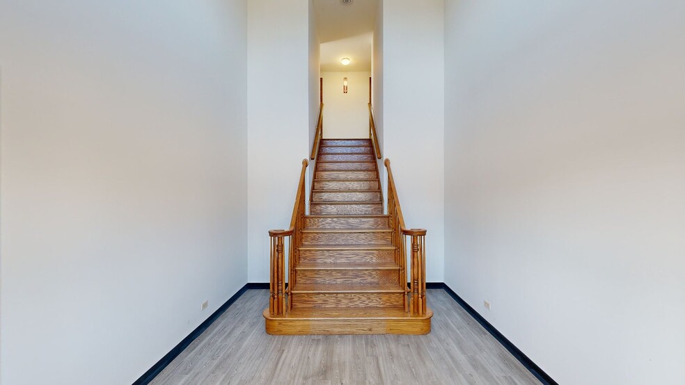 3504 S Virginia, Crystal Lake, IL for sale - Matterport 3D Scan - Image 2 of 32