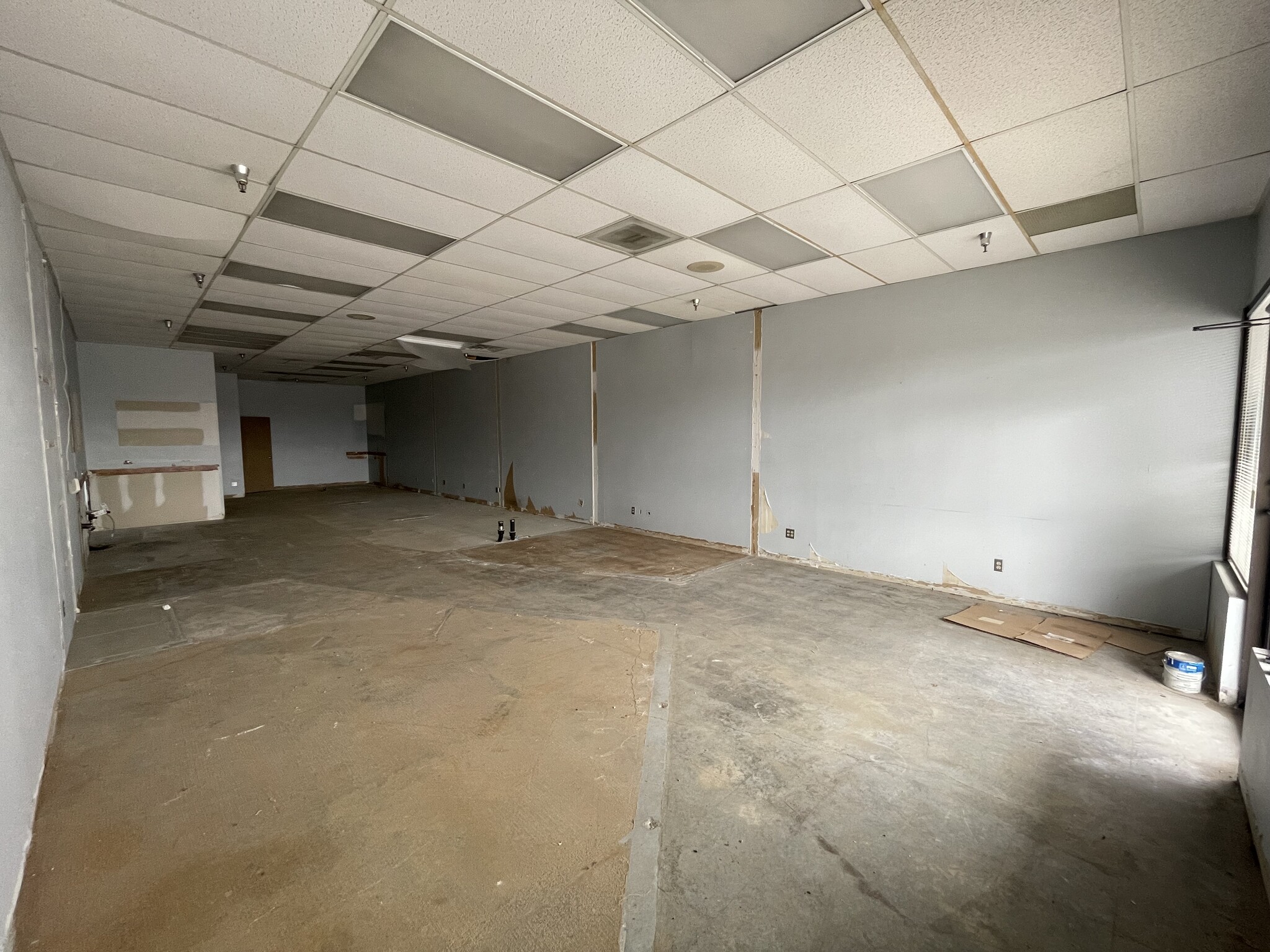 5088-5120 S 108th St, Omaha, NE for lease Interior Photo- Image 1 of 6