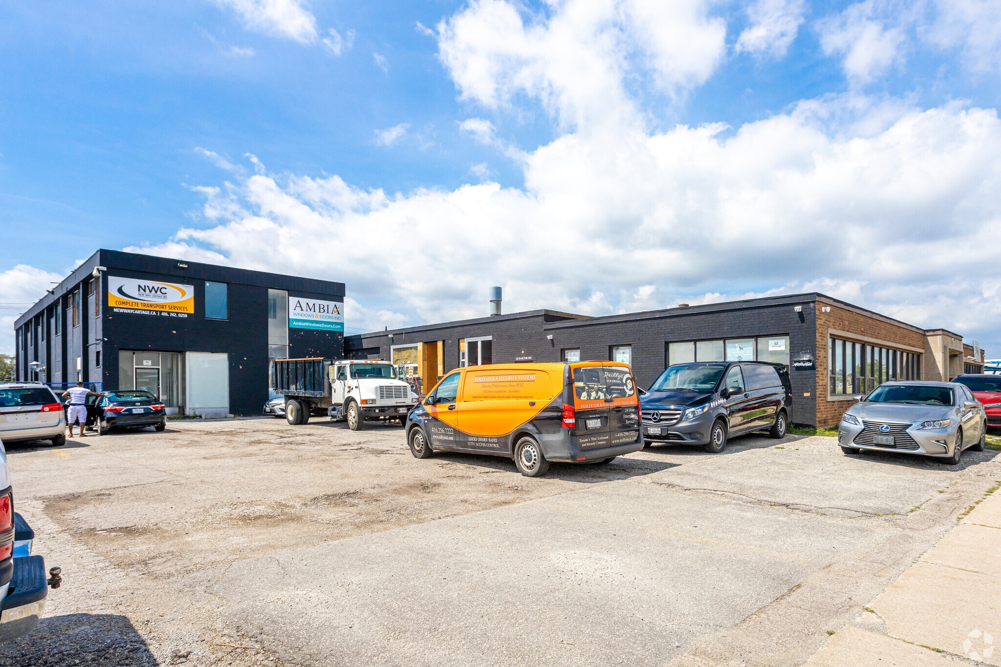 50-52 Bartor Rd, Toronto, ON for sale Primary Photo- Image 1 of 1