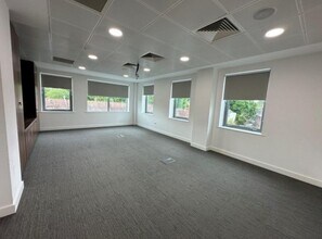 42-50 High St, Esher for lease Interior Photo- Image 2 of 11