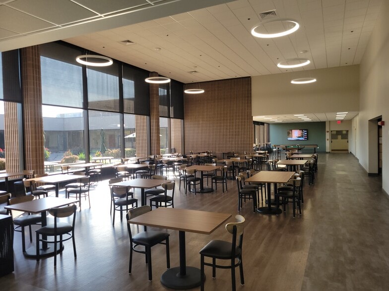 175 Addison Rd, Windsor, CT for lease - Interior Photo - Image 3 of 5