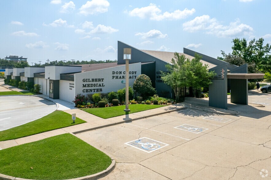 7530 NW 23rd St, Bethany, OK 73008