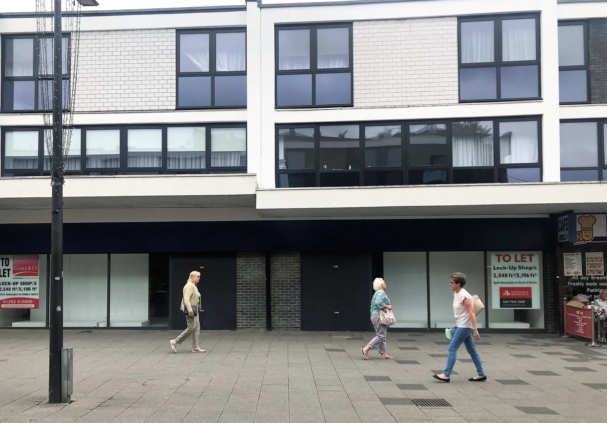 88-90 Queensmead, Farnborough for sale Primary Photo- Image 1 of 1