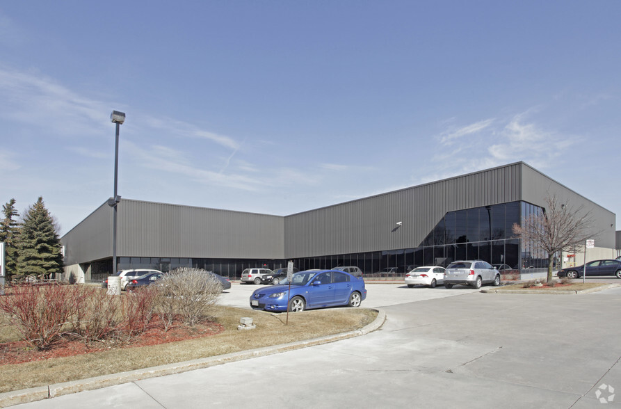 6601 Goreway Dr, Mississauga, ON for lease - Building Photo - Image 2 of 4